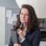 Directeur reflecteert op een lastig besluit tijdens executive coaching.